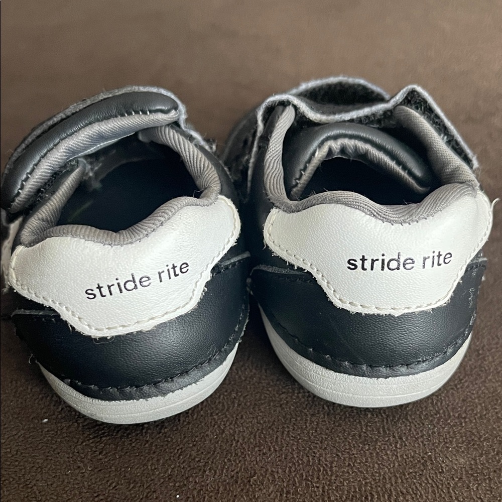 Stride Rite Black and White Kids Sneakers - Picture 2 of 3